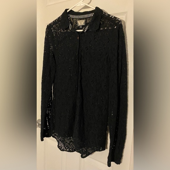 Volcom Women’s Corpo Class Button Down - Picture 1 of 7